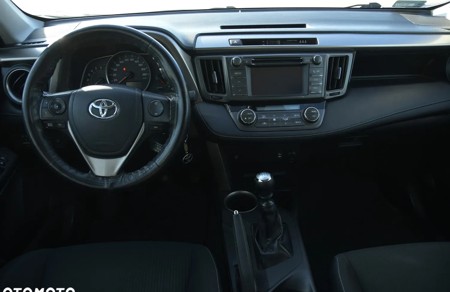 Toyota RAV4 cena 57000 przebieg: 191000, rok produkcji 2013 z Daleszyce małe 667